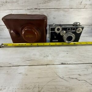 Vintage Argus C3 35mm Rangefinder Camera The Brick with Leather Case 50mm Lens